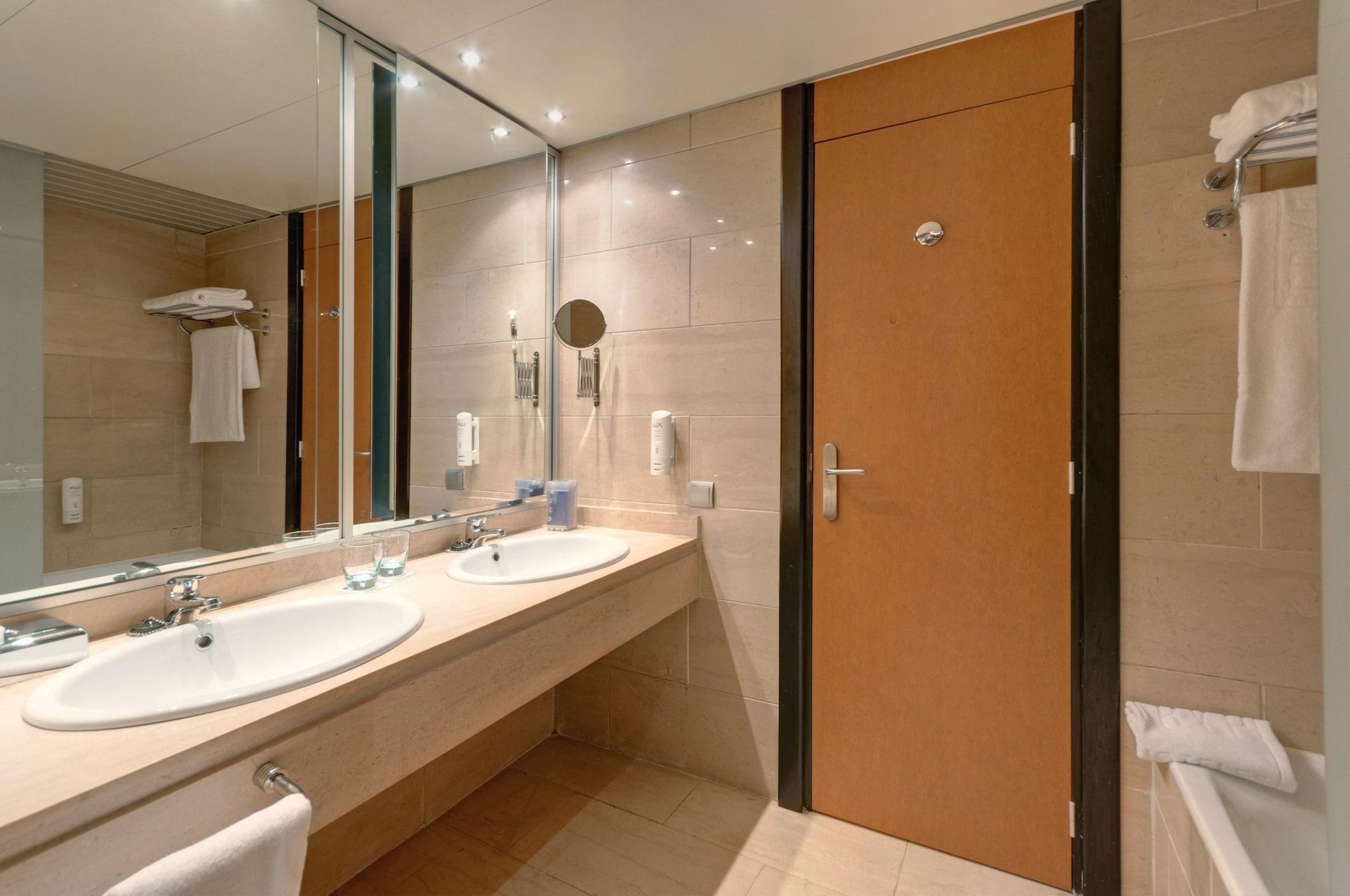 Hotel Ceuta Puerta De Africa Екстериор снимка